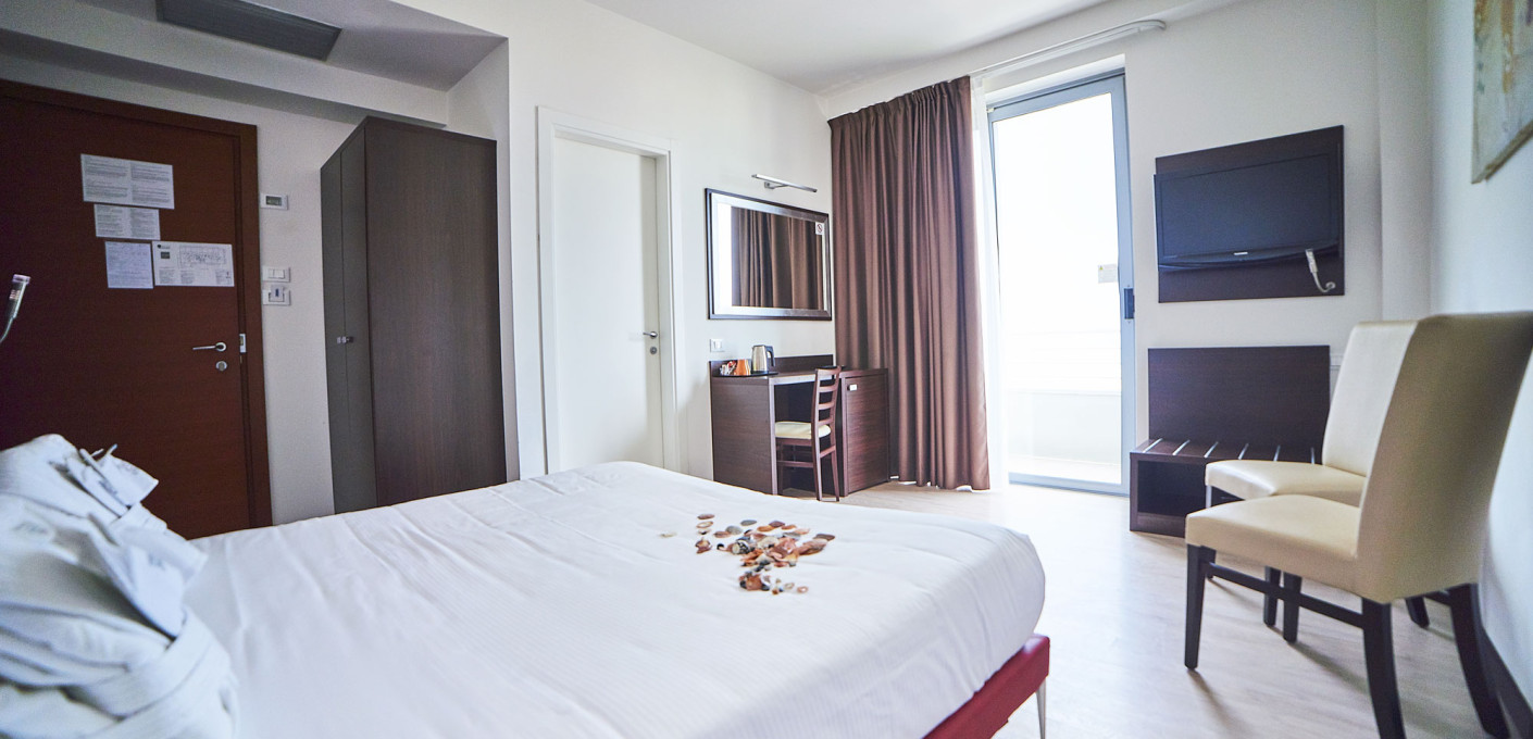 media.Slide-Camera-Superior-1-AliseiPalaceHotel-Rimini