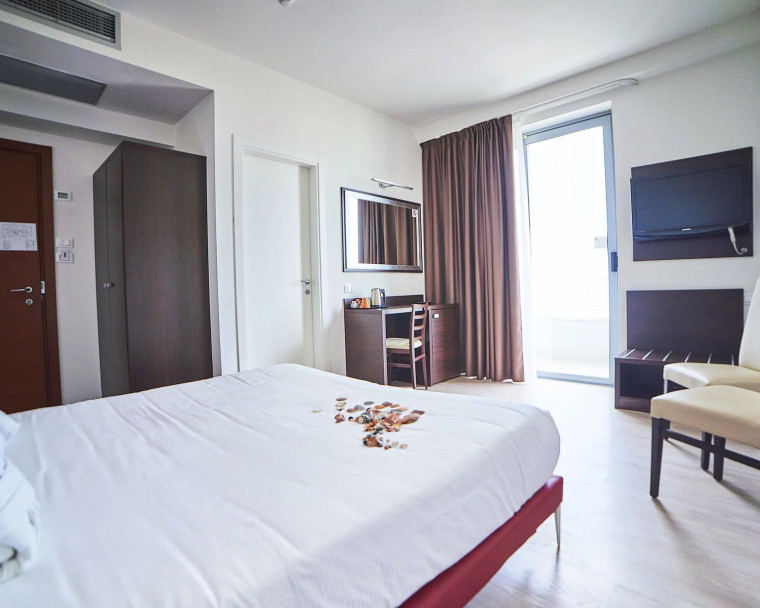 media.Slide-Camera-Superior-1-AliseiPalaceHotel-Rimini