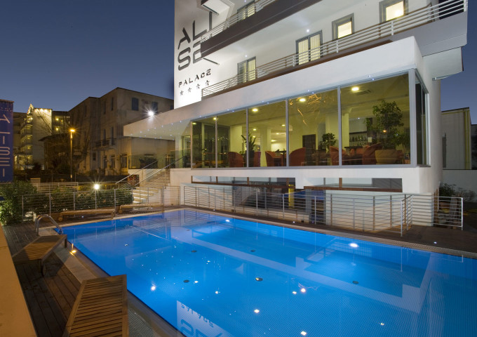 media.Gallery-Piscina-1-AliseiPalaceHotel-Rimini