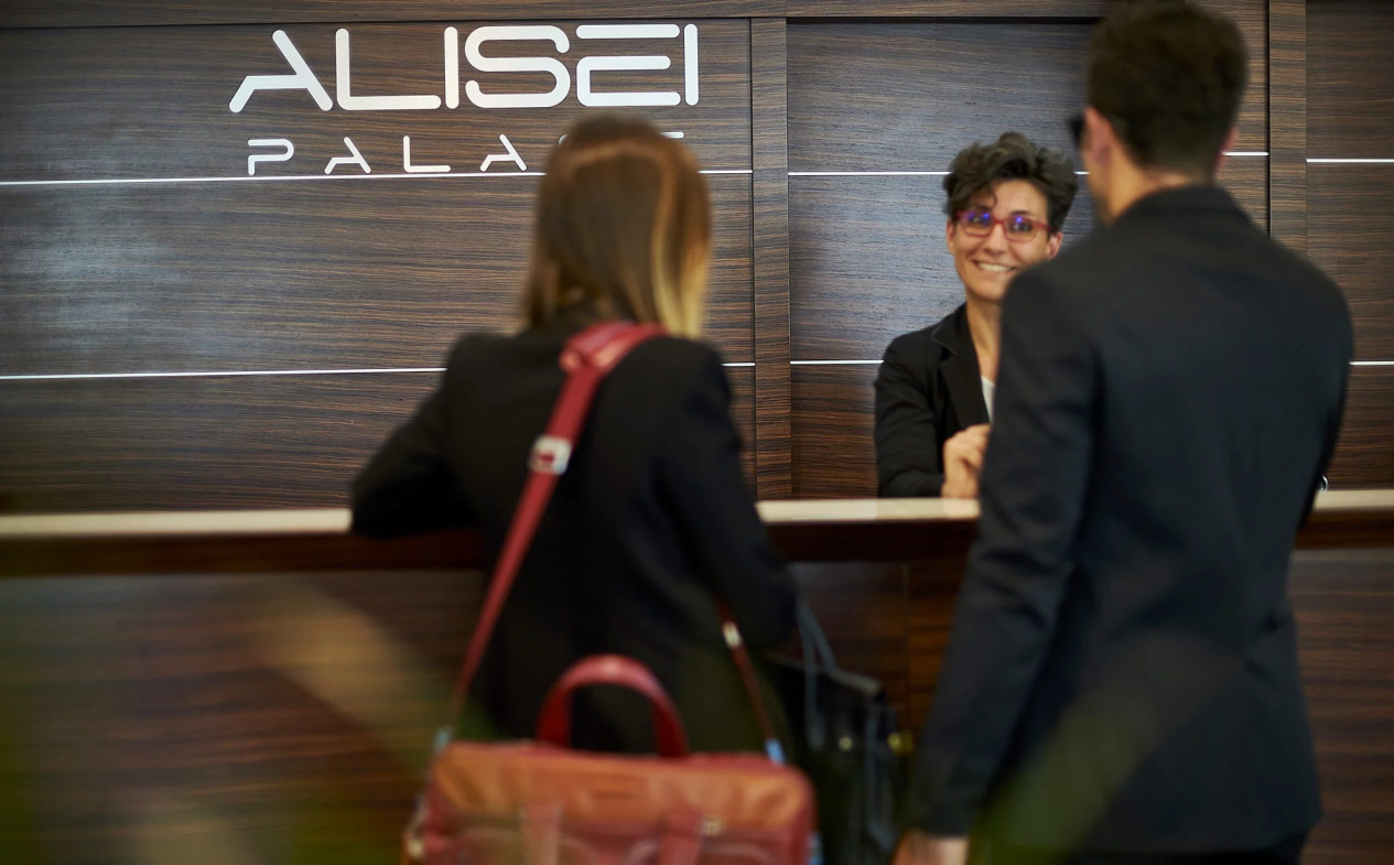 media.Slide-Business-1-AliseiPalaceHotel-Rimini