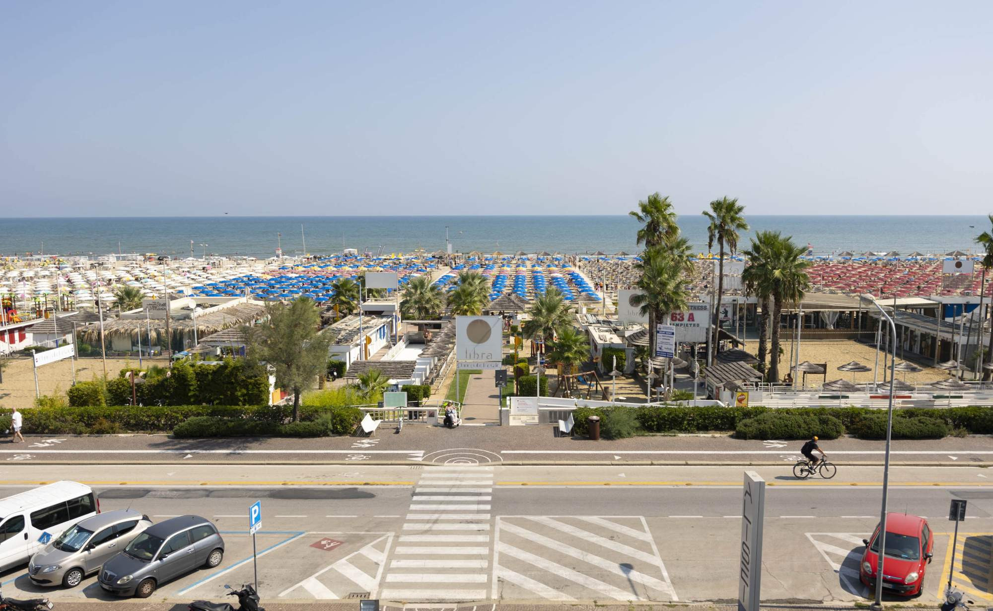 media.slide_desktop_1679668280_slide-terrazza-aliseipalacehotel-rimini (1)